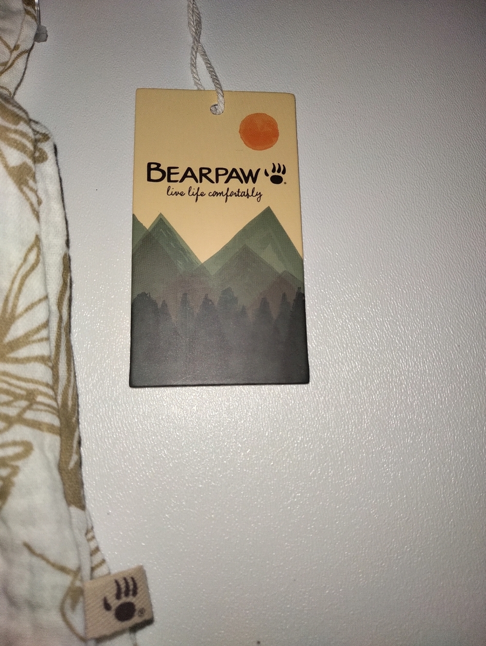 BearPaw Kids Leaf-Print  Shirt Short Set W/ Bucket Hat Beige Cream Size 5/6 New - Picture 4 of 8